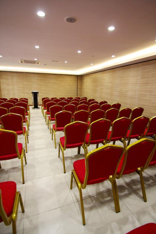 ปูตาตาน แพลตตินั่ม โฮเต็ล Hotel โกตาคินาบาลู ภายนอก รูปภาพ