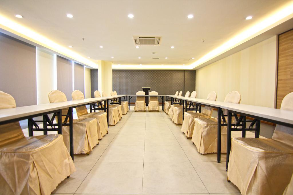 ปูตาตาน แพลตตินั่ม โฮเต็ล Hotel โกตาคินาบาลู ภายนอก รูปภาพ